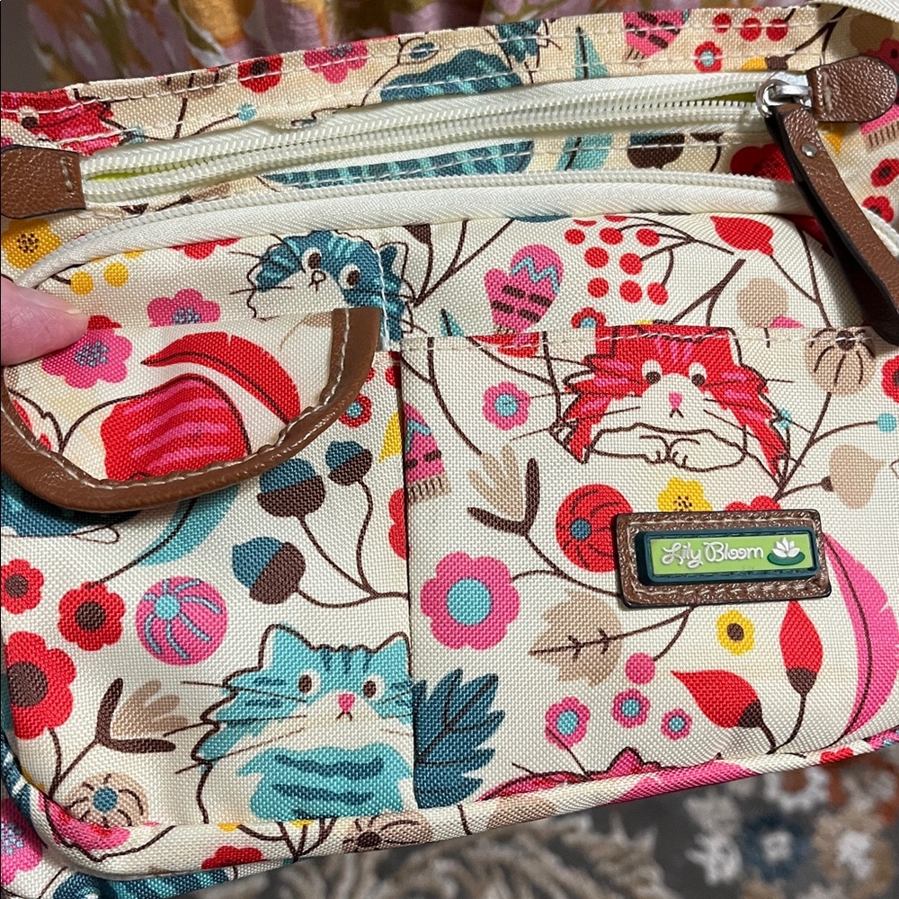 Lily Bloom Cats Floral Crossbody Bag - Picture 3 of 12